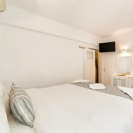 Hotell Artemis 4*